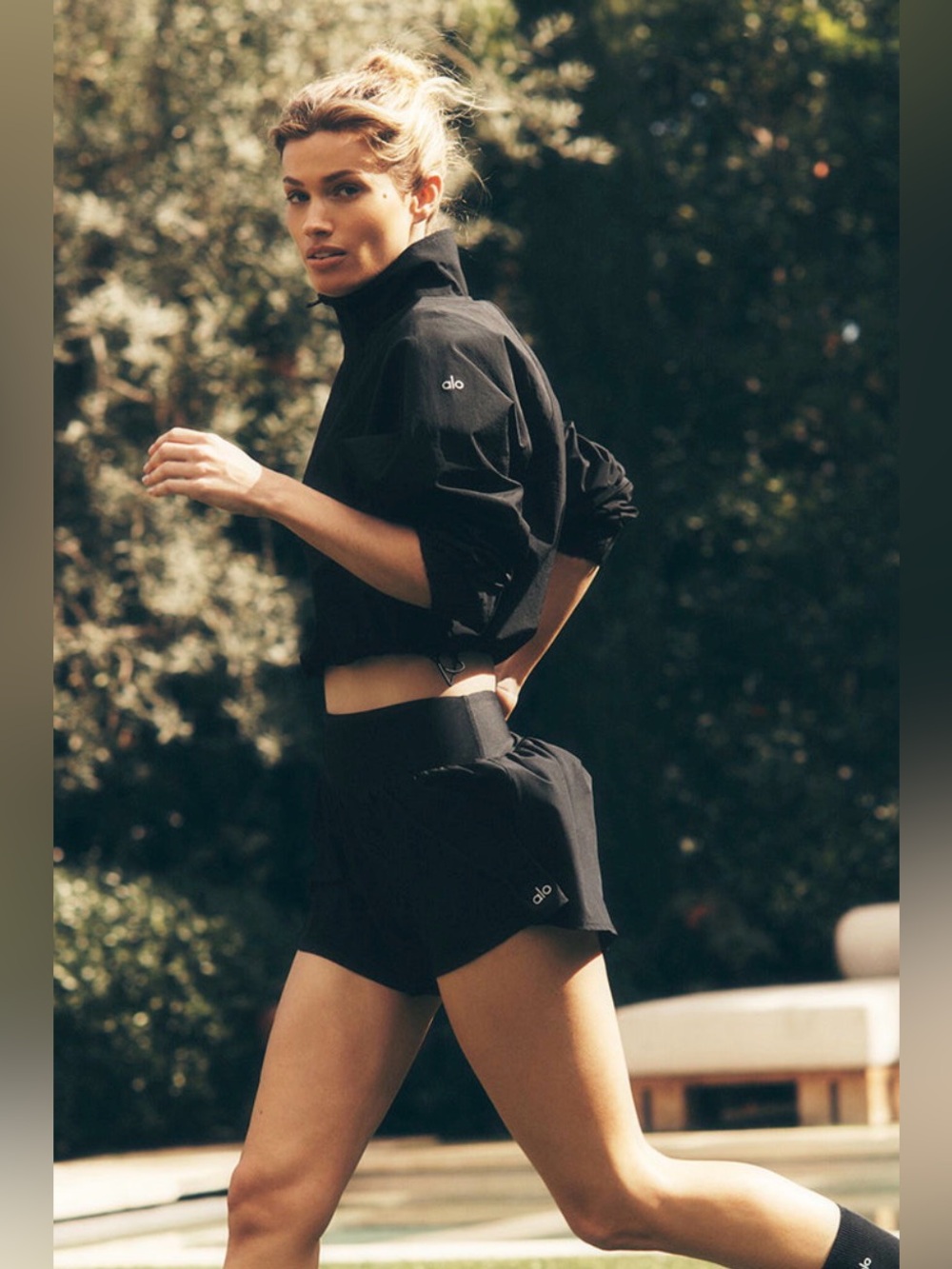 ALO Yoga victory running shorts, black size XXS.